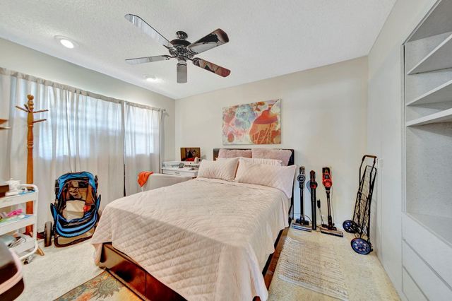 3100 Holiday Springs Boulevard 305, Margate, FL 33063