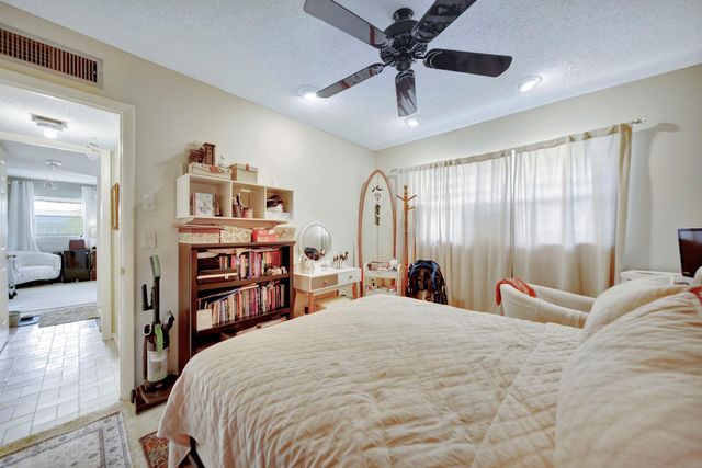 3100 Holiday Springs Boulevard 305, Margate, FL 33063
