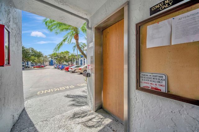 3100 Holiday Springs Boulevard 305, Margate, FL 33063