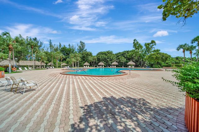 3100 Holiday Springs Boulevard 305, Margate, FL 33063