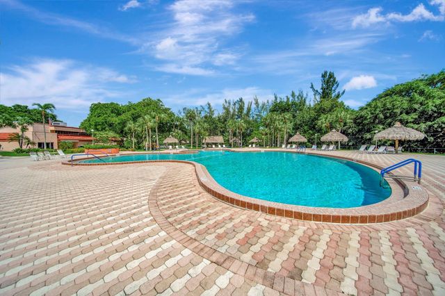 3100 Holiday Springs Boulevard 305, Margate, FL 33063