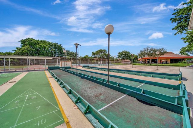 3100 Holiday Springs Boulevard 305, Margate, FL 33063