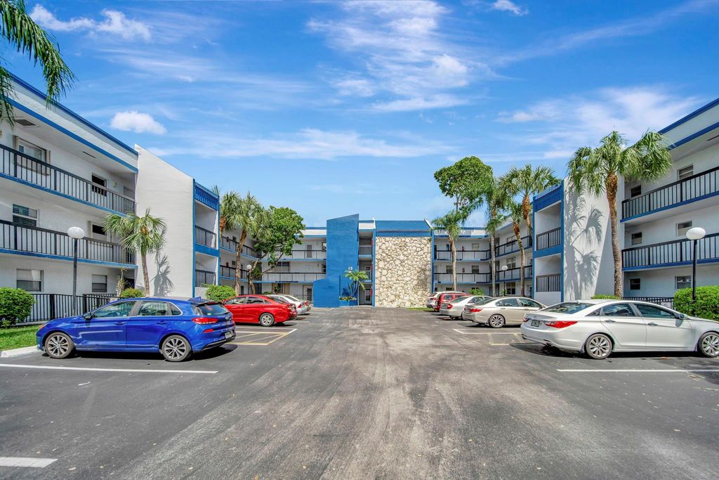 3100 Holiday Springs Boulevard 305, Margate, FL 33063