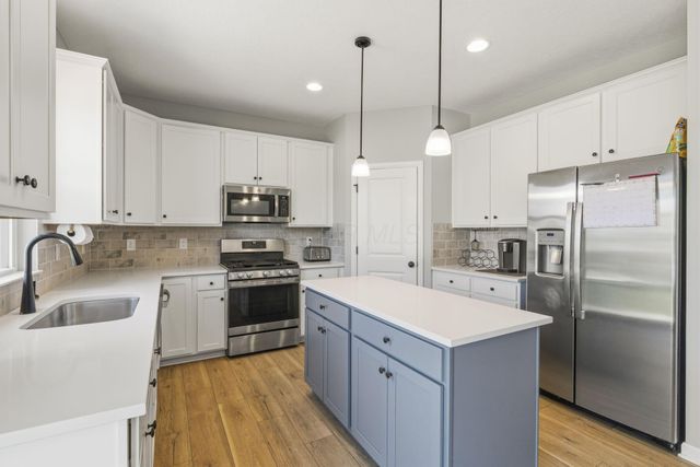 908 Heimat Haus Drive, Grove City, OH 43123