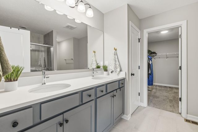 908 Heimat Haus Drive, Grove City, OH 43123