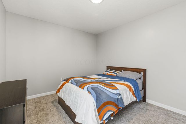 908 Heimat Haus Drive, Grove City, OH 43123