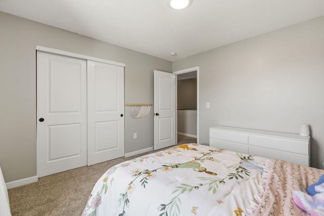 908 Heimat Haus Drive, Grove City, OH 43123