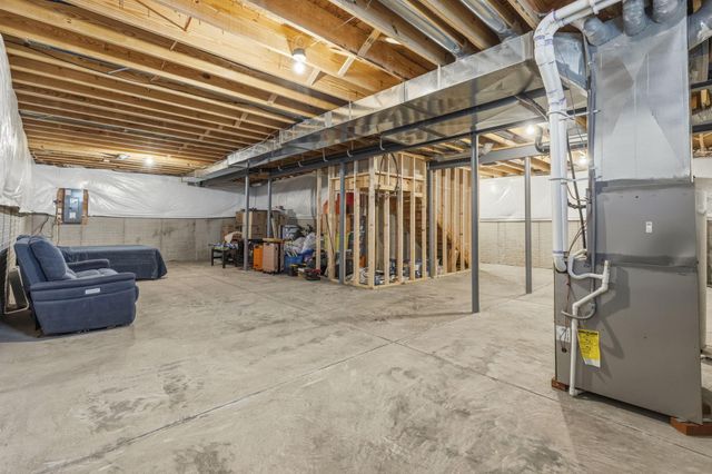 908 Heimat Haus Drive, Grove City, OH 43123