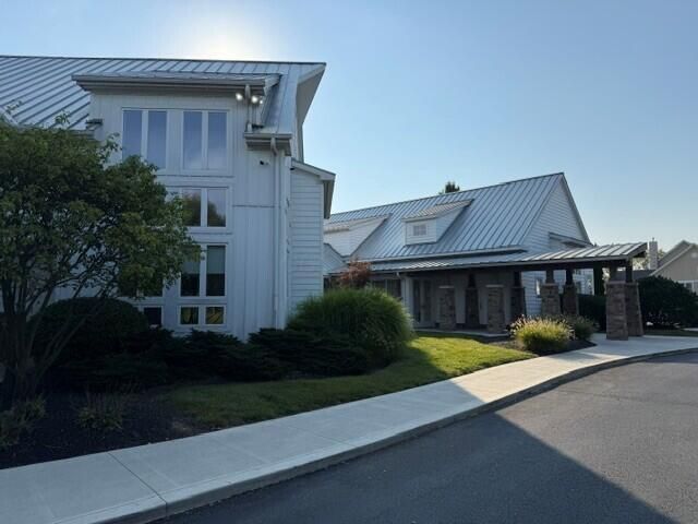 908 Heimat Haus Drive, Grove City, OH 43123