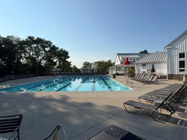 908 Heimat Haus Drive, Grove City, OH 43123