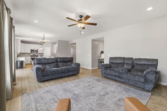 908 Heimat Haus Drive, Grove City, OH 43123