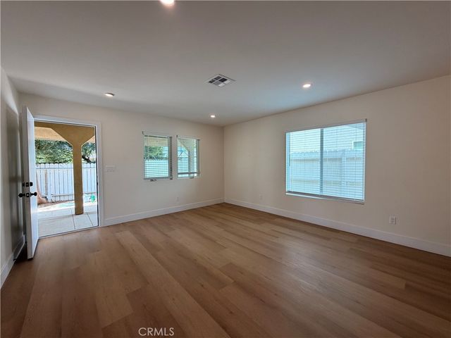 3436 Pontiac B, Jurupa Valley, CA 92509
