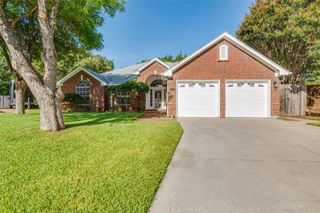 517 Aurora Court, Euless, TX 76039