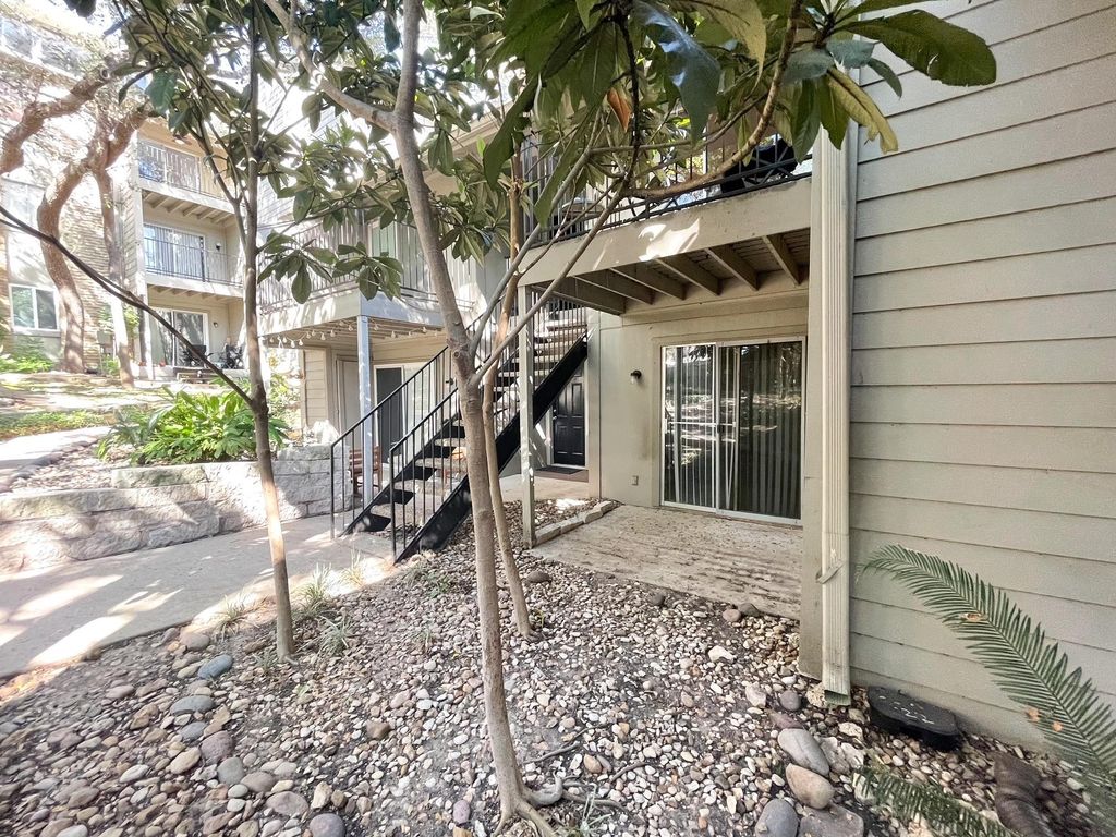3018 S 1ST ST 110, Austin, TX 78704