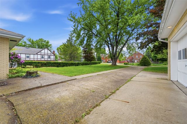 1806 Ferguson Rd, Mccandless, PA 15101