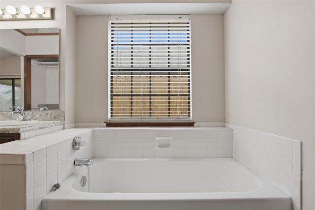 7713 Doris Drive, Oklahoma City, OK 73162