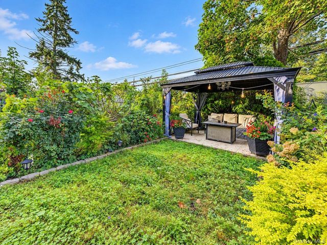 8494 Austin Street, Kew Gardens, NY 11415