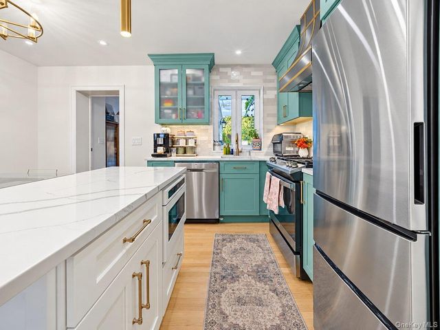 8494 Austin Street, Kew Gardens, NY 11415