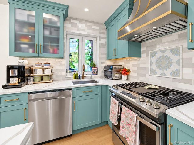 8494 Austin Street, Kew Gardens, NY 11415