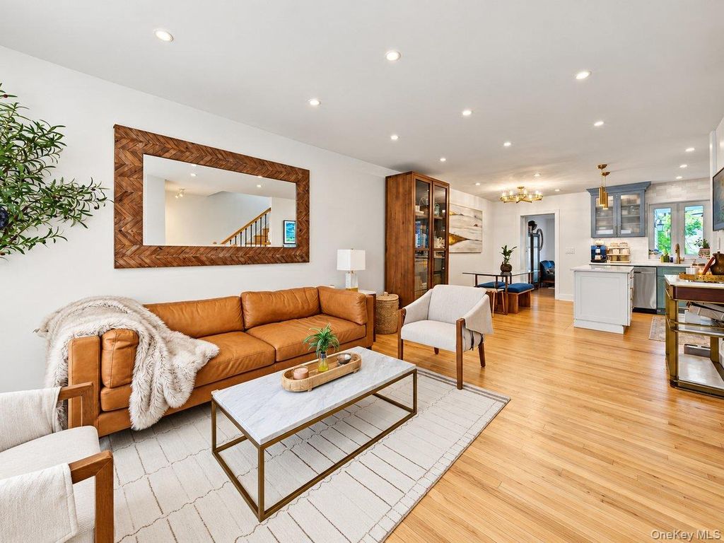 8494 Austin Street, Kew Gardens, NY 11415 — photo 4