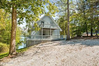 939 E Norris Point Rd, Lafollette, TN 37766