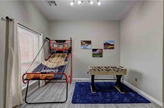 829 SW 40th Street, Moore, OK 73160