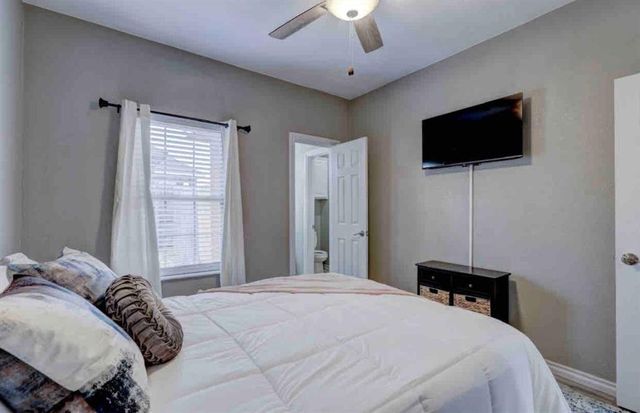 829 SW 40th Street, Moore, OK 73160