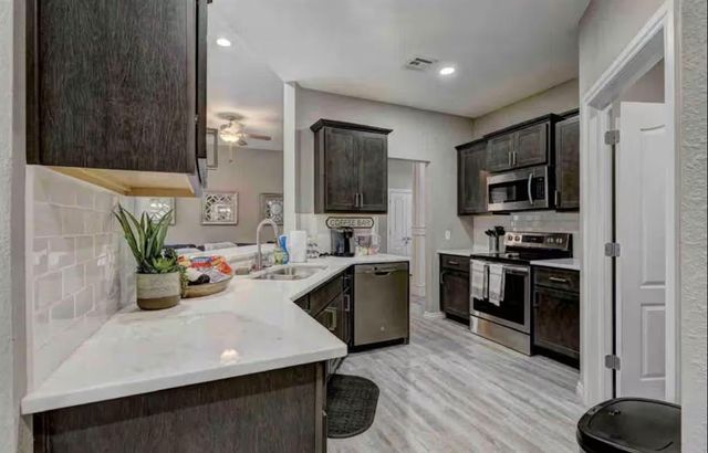 829 SW 40th Street, Moore, OK 73160