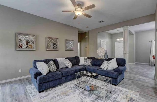 829 SW 40th Street, Moore, OK 73160