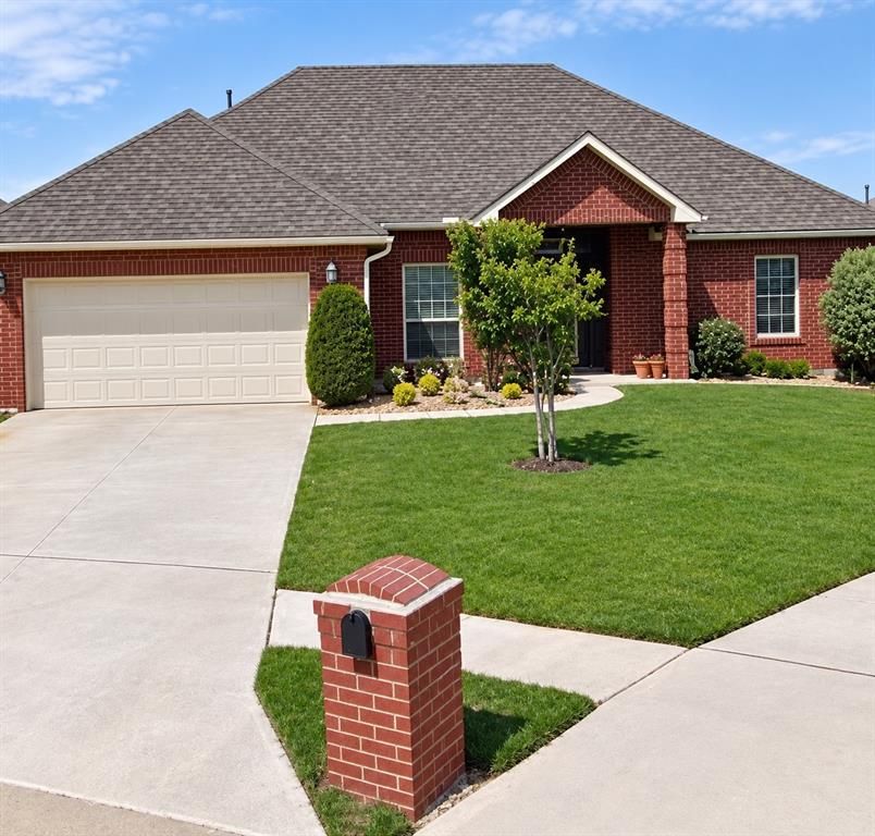 829 SW 40th Street, Moore, OK 73160