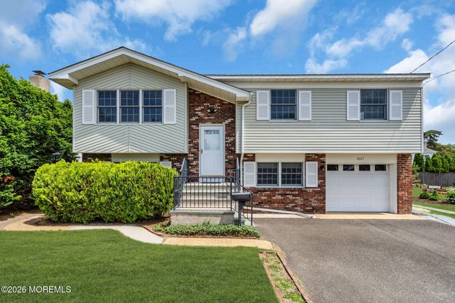 2025 Riviera Parkway, Point Pleasant, NJ 08742