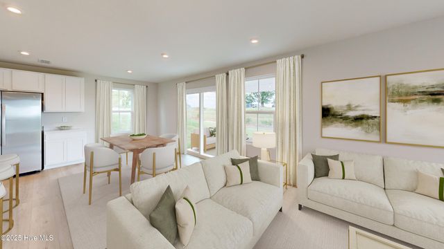 8174 Sterling Oaks Drive NW, Ash, NC 28420