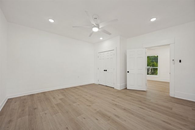 404 S Pearl Street, Trenton, TX 75490