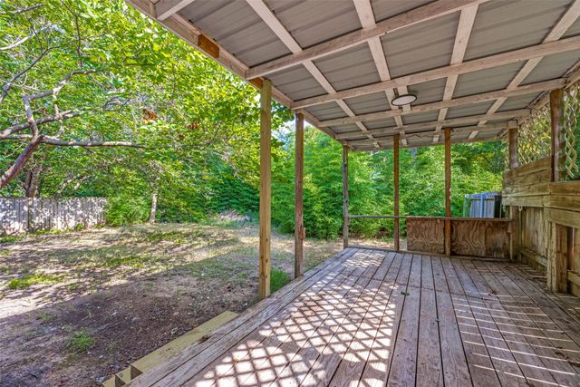 404 S Pearl Street, Trenton, TX 75490