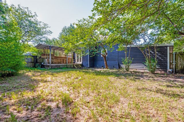 404 S Pearl Street, Trenton, TX 75490