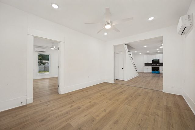 404 S Pearl Street, Trenton, TX 75490