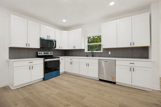 404 S Pearl Street, Trenton, TX 75490