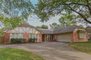 3911 Cypress Lake Drive, Spring, TX 77388