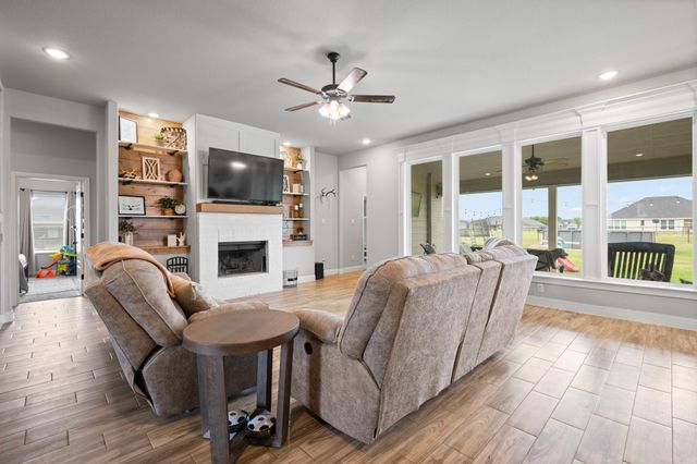 6317 Brookcrest Street, Godley, TX 76044