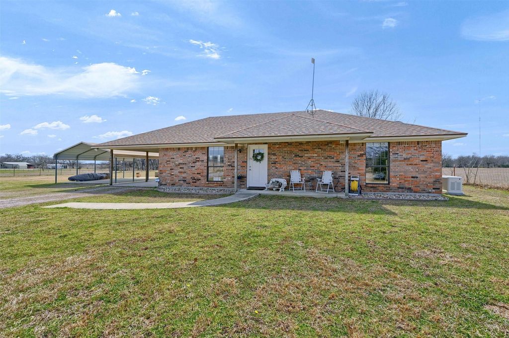 406 Cedar Crest, Gainesville, TX 76240