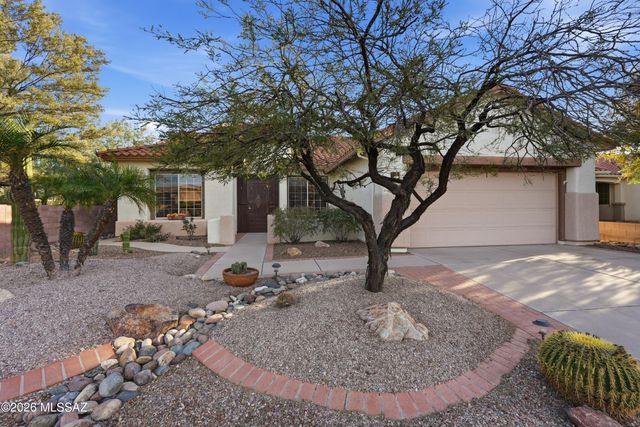 8083 W Greensleeves Way, Tucson, AZ 85743