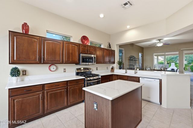 8083 W Greensleeves Way, Tucson, AZ 85743