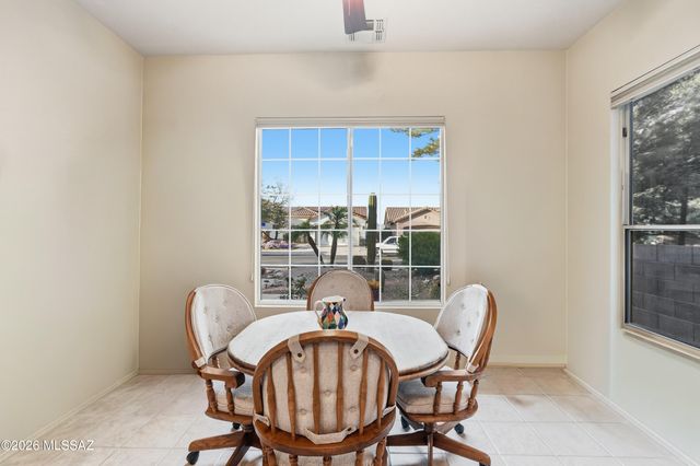 8083 W Greensleeves Way, Tucson, AZ 85743