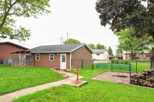 605 Adair Street, Adair, IA 50002