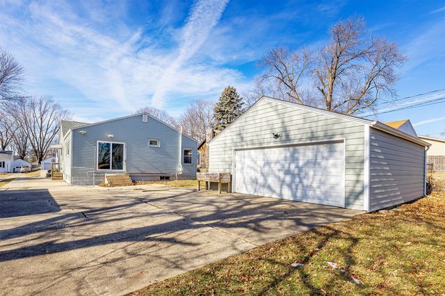 605 11th Street, West Des Moines, IA 50265