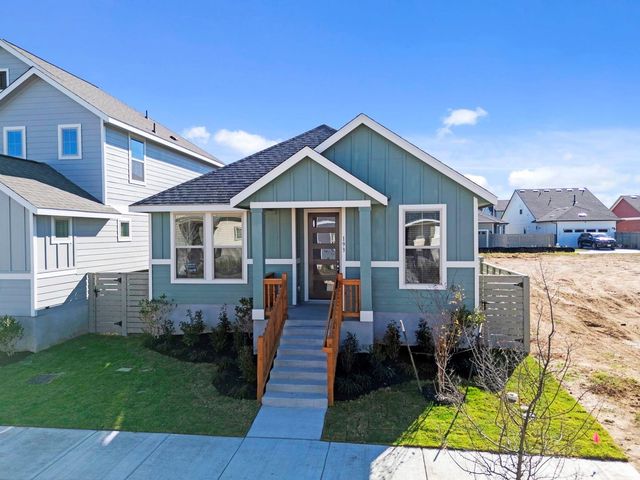 193 Weaver LN, Bastrop, TX 78602