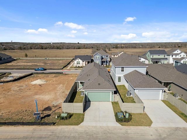 193 Weaver LN, Bastrop, TX 78602