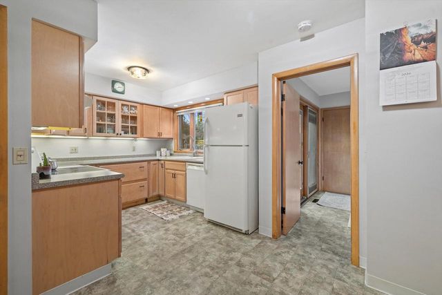 3337 Kensington COURT, Elmwood Park, WI 53405