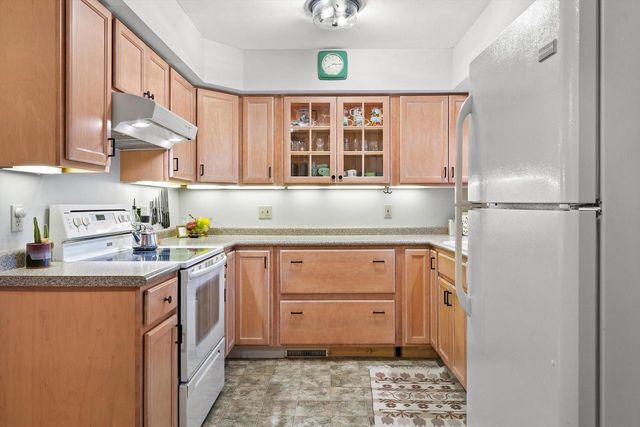 3337 Kensington COURT, Elmwood Park, WI 53405