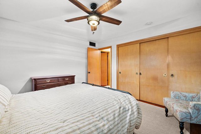 3337 Kensington COURT, Elmwood Park, WI 53405